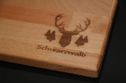 Servierbrett Buche mit Griff im Schwarzwald Design – Bild 2